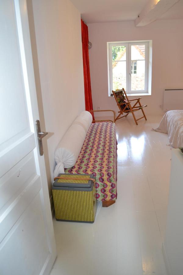 Chambre privative et originale, à 20 mn de Cluny Trivy Extérieur photo
